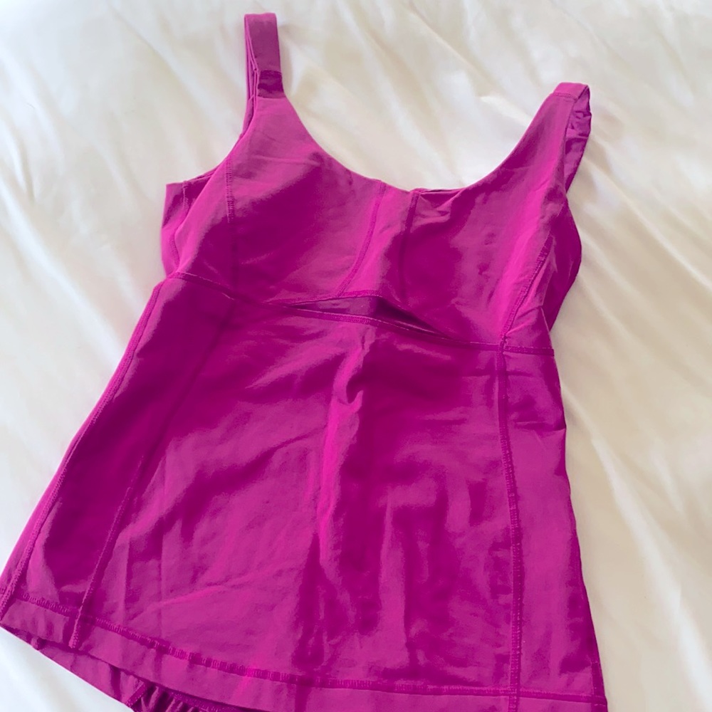 Lululemon vent tank size 4